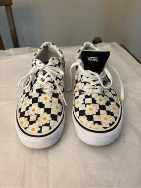 VANS Classic Tie up Black Check w Flowers size 8